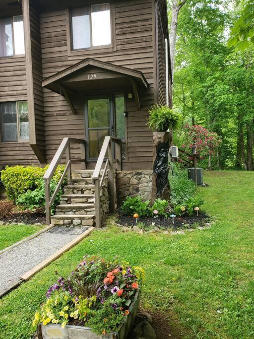 J.Creek Retreat, Creekside Townhouse +1 Car Garage Villa Maggie Valley Dış mekan fotoğraf