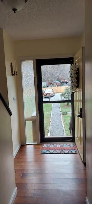 J.Creek Retreat, Creekside Townhouse +1 Car Garage Villa Maggie Valley Dış mekan fotoğraf
